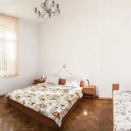 Central Guesthouse Five Corners София Экстерьер фото